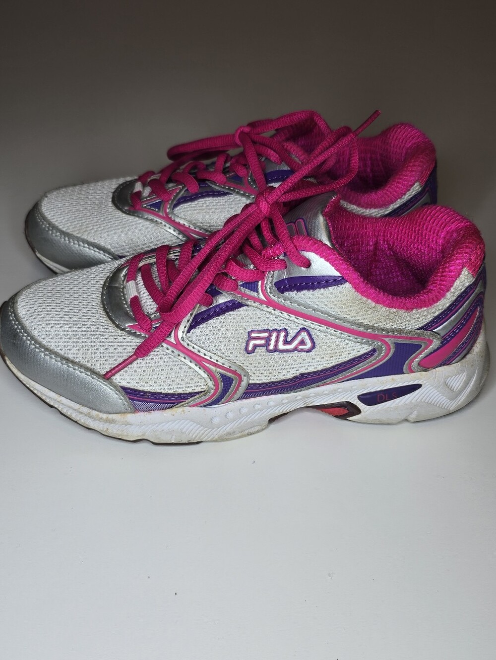 FILA Women’s Running Athletic Sneakers Gray Pink Purple Size 7.5